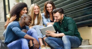 Apfel Tom Bildung Jugend 01